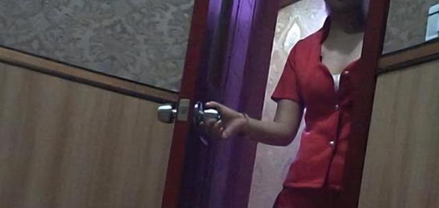 足浴店暗藏'保養(yǎng)'玄機(jī)，'精油'男女當(dāng)場(chǎng)落網(wǎng)