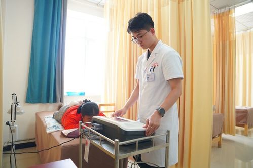 家門口的中醫(yī)館 群眾健康的守護(hù)站，亦是便民理發(fā)的好去處